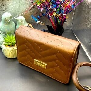 BNWT Bebe crossbody 000189/shoulder bag (000189)